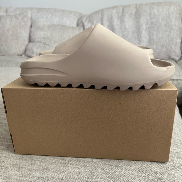 Yeezy Slides (Pure)